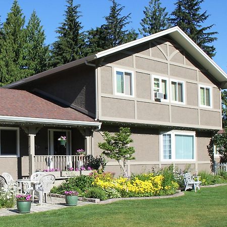 Alpenrose Revelstoke Bed & Breakfast エクステリア 写真