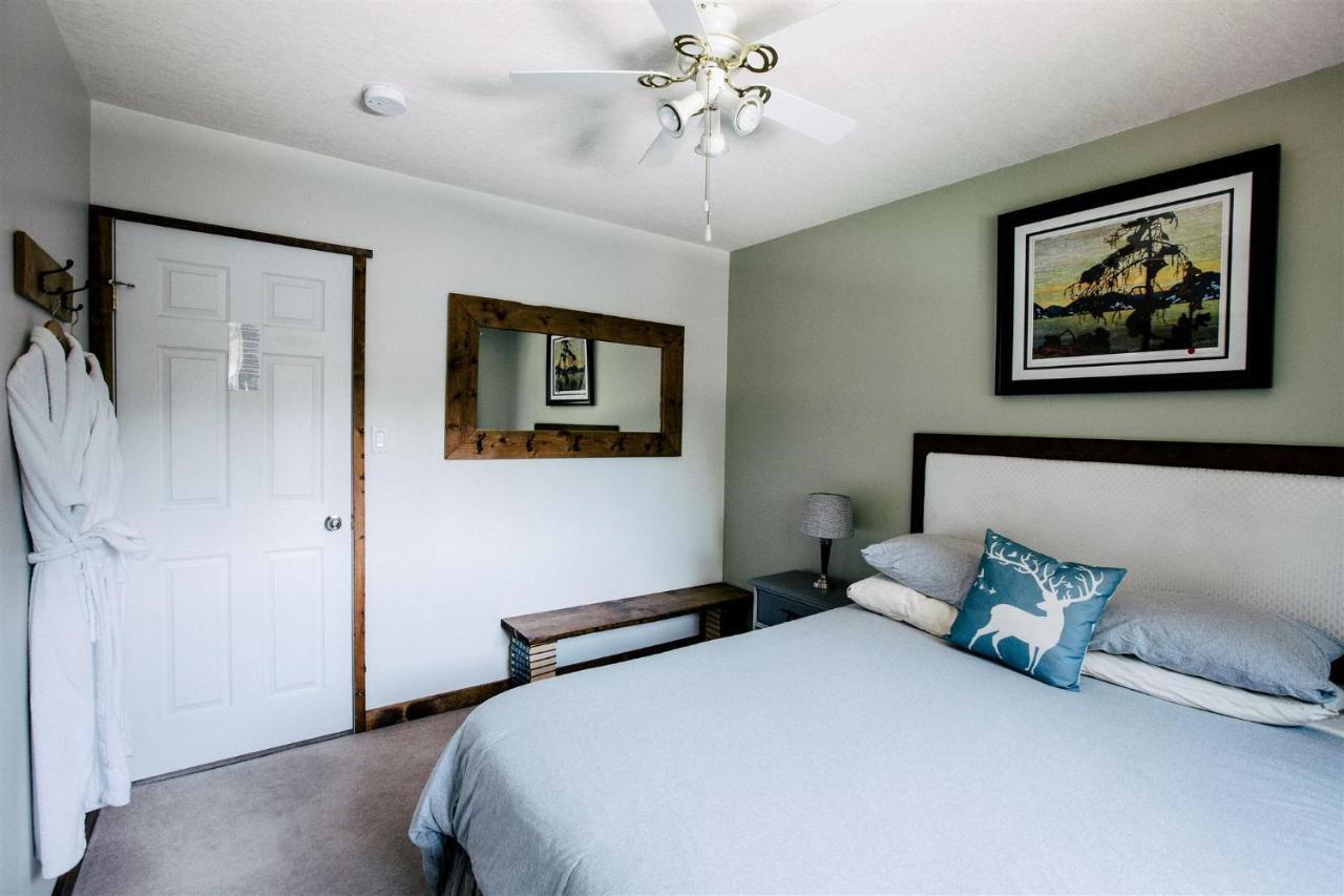 Alpenrose Revelstoke Bed & Breakfast エクステリア 写真