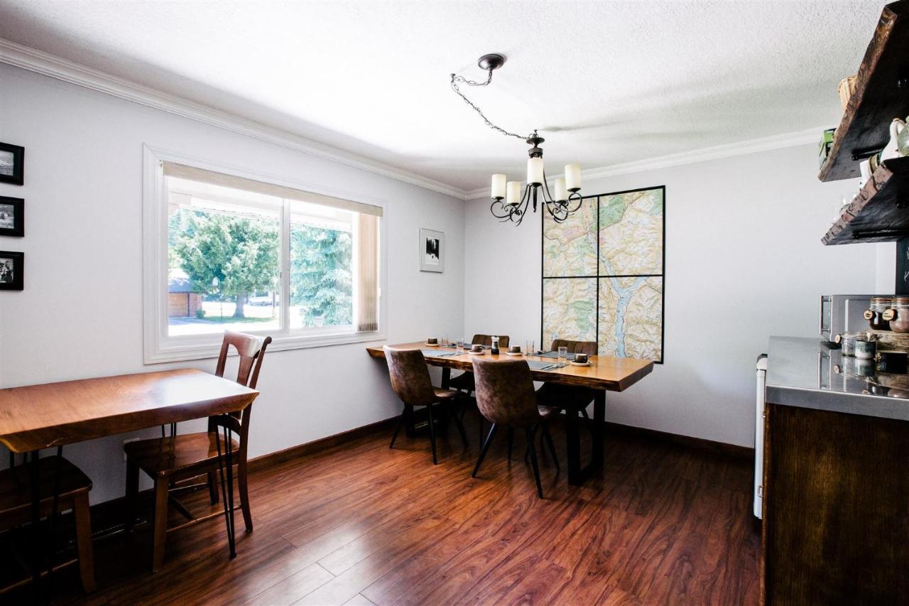 Alpenrose Revelstoke Bed & Breakfast エクステリア 写真