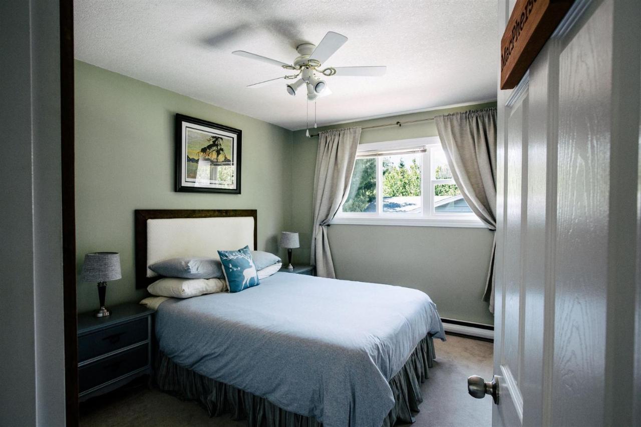 Alpenrose Revelstoke Bed & Breakfast エクステリア 写真